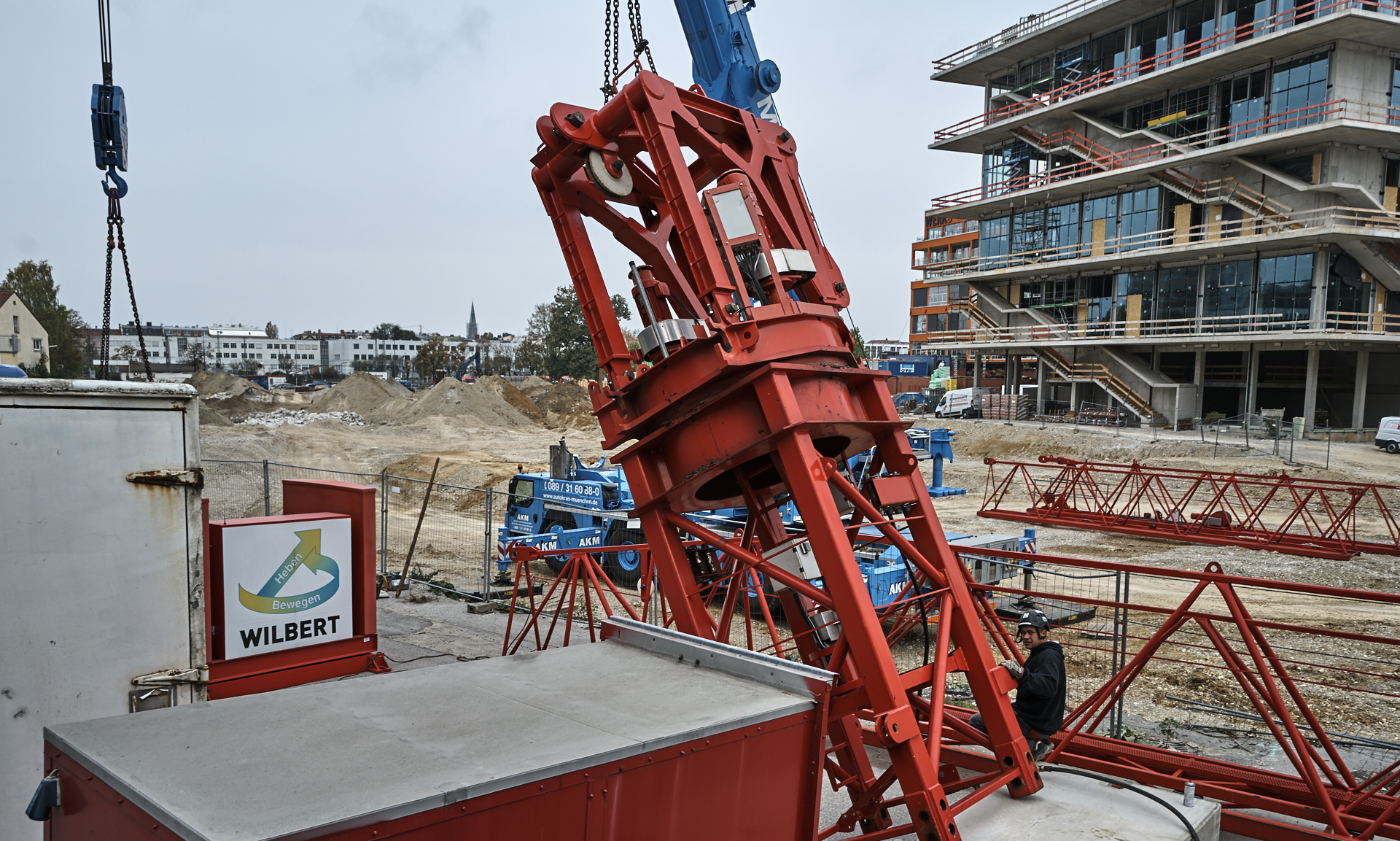 #Kunspark Ost, #ATLAS, #Kranabbau, #Baustelle, #Atlas Bürokomplex, #Allianz,