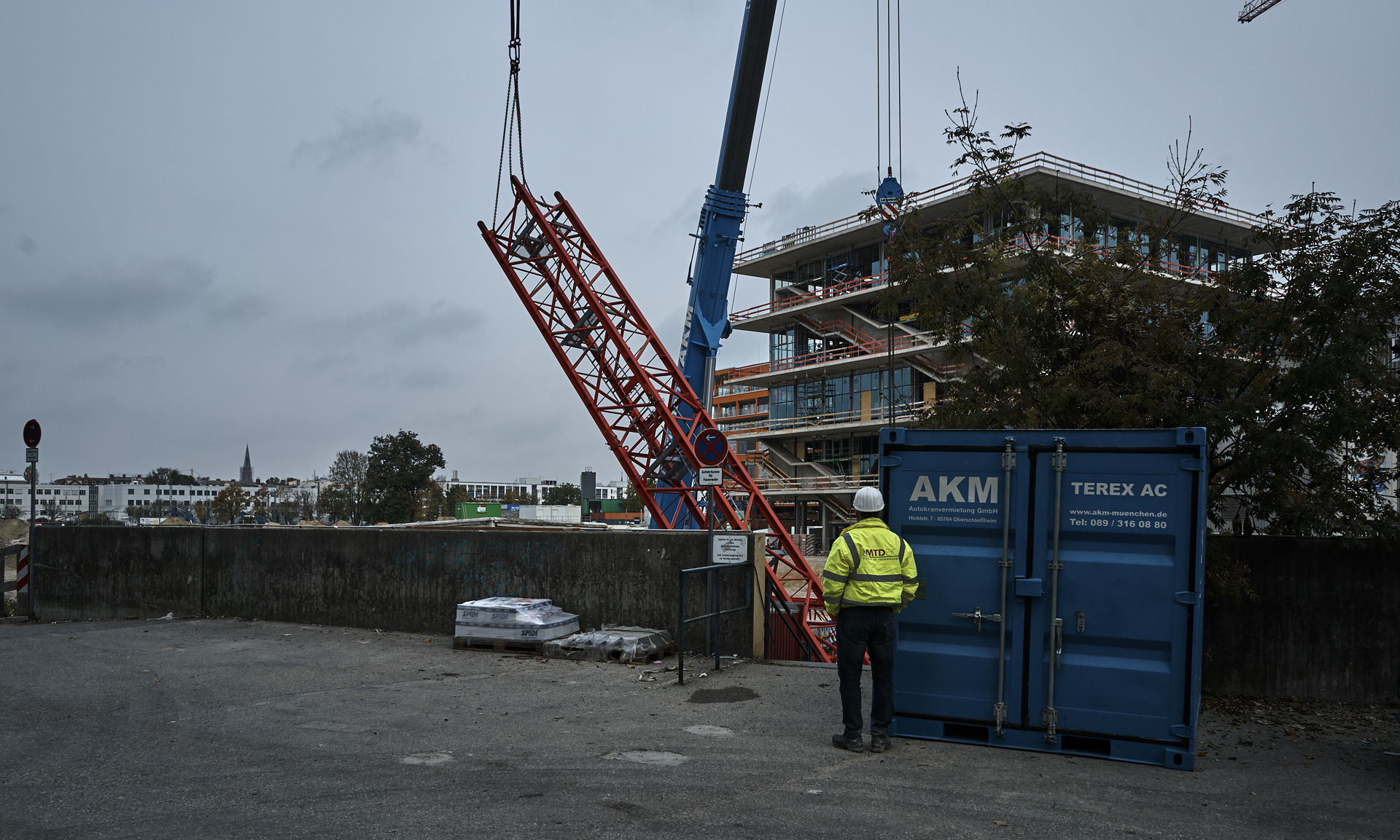 #Kunspark Ost, #ATLAS, #Kranabbau, #Baustelle, #Atlas Bürokomplex, #Allianz,