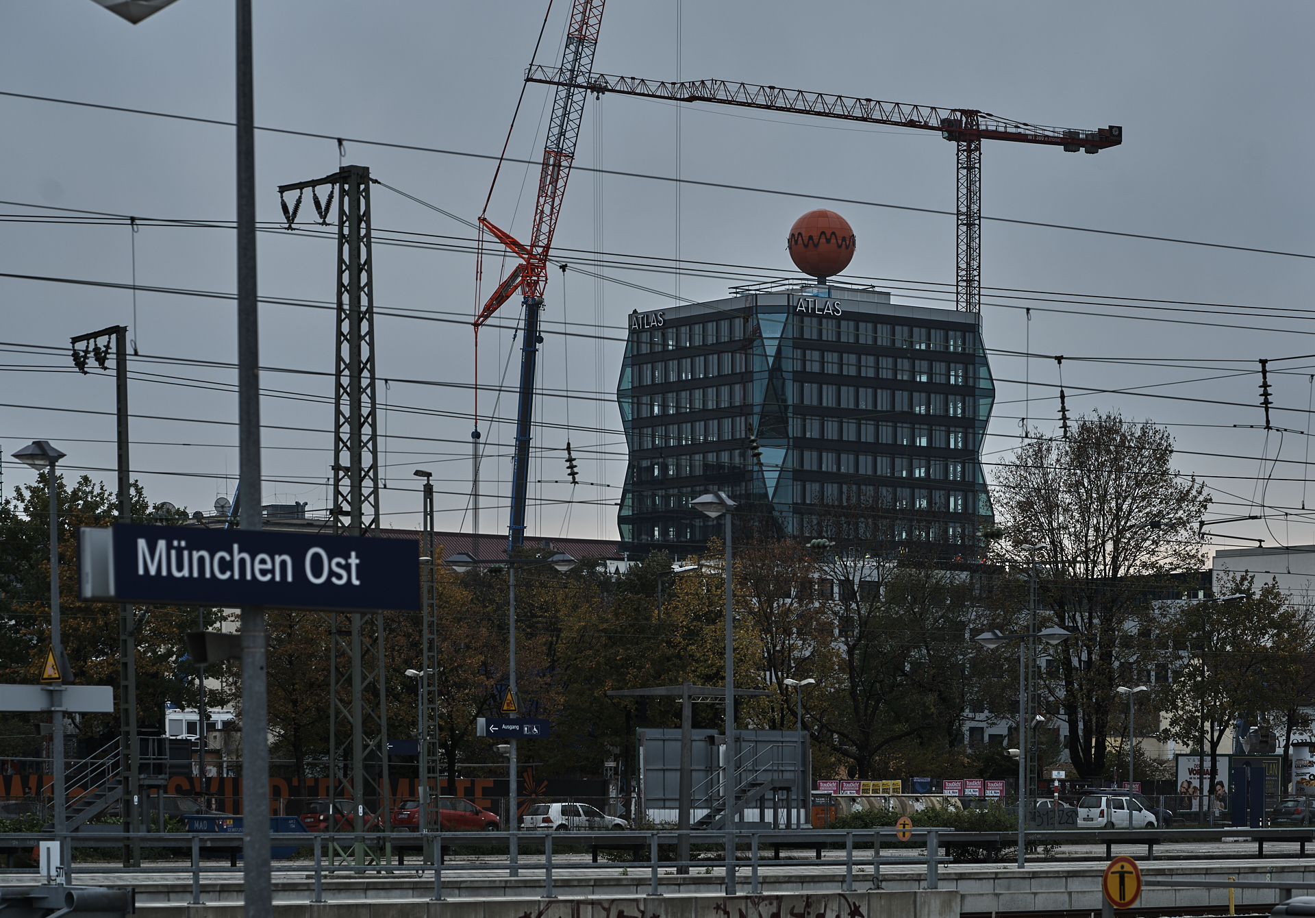 #Kunspark Ost, #ATLAS, #Kranabbau, #Baustelle, #Atlas Bürokomplex, #Allianz,