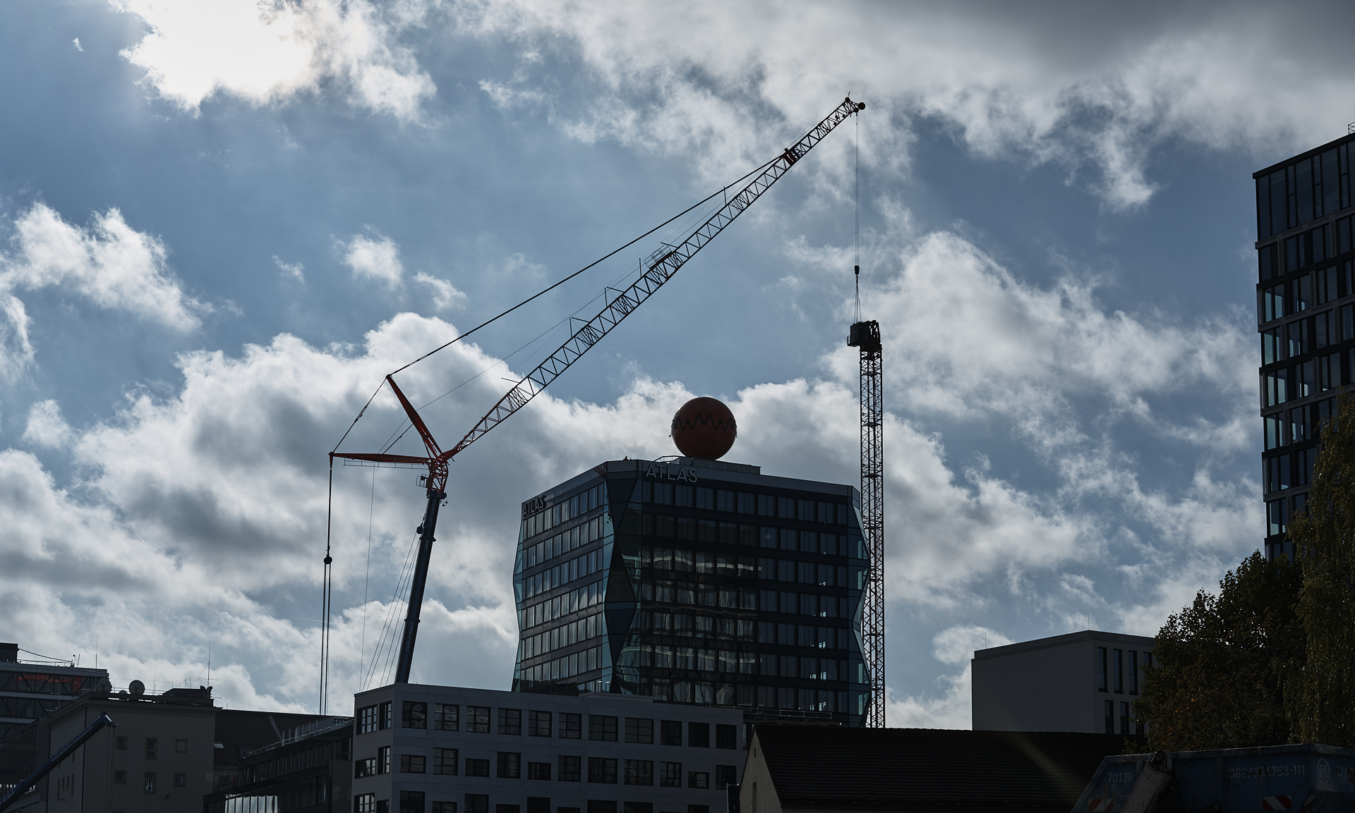 #Kunspark Ost, #ATLAS, #Kranabbau, #Baustelle, #Atlas Bürokomplex, #Allianz, 