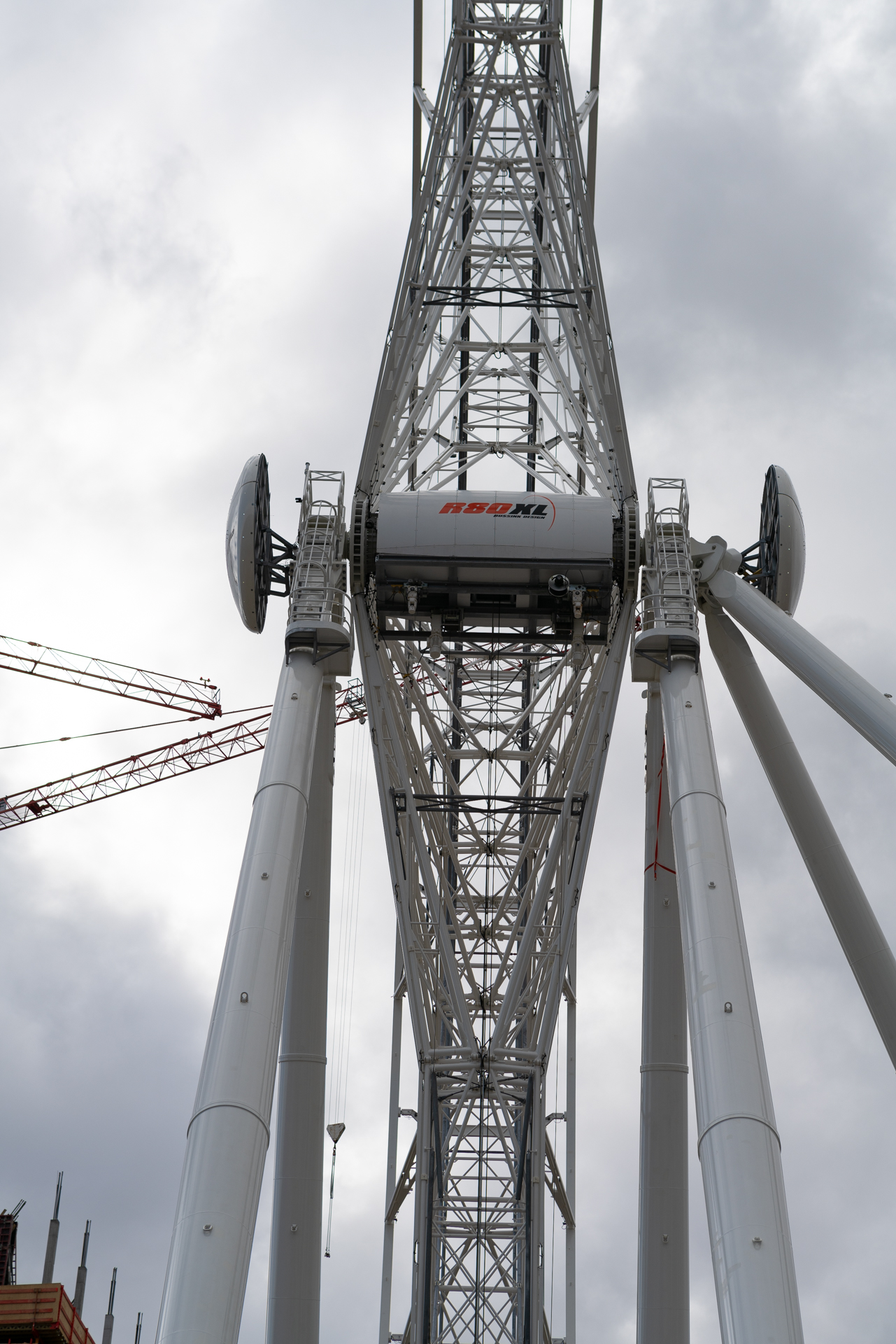2019-03-18 - Das Riesenrad im Werksviertel-Mitte im Aufbau