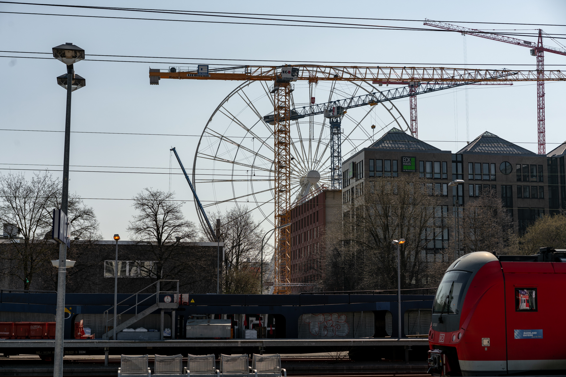 23.03.2019 - Der Kreis des Riesenrades im Werksviertel ist geschlossen
