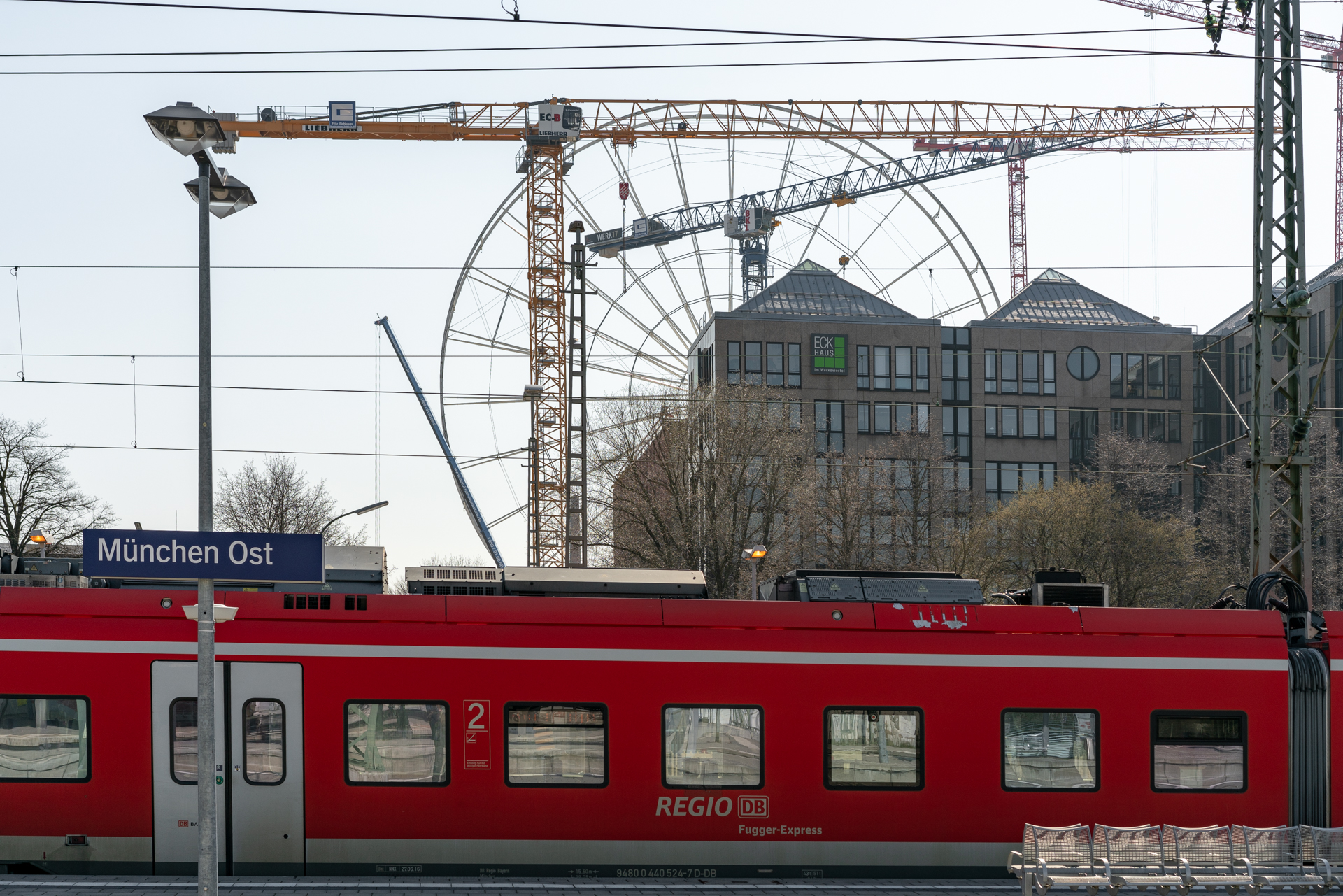 23.03.2019 - Der Kreis des Riesenrades im Werksviertel ist geschlossen