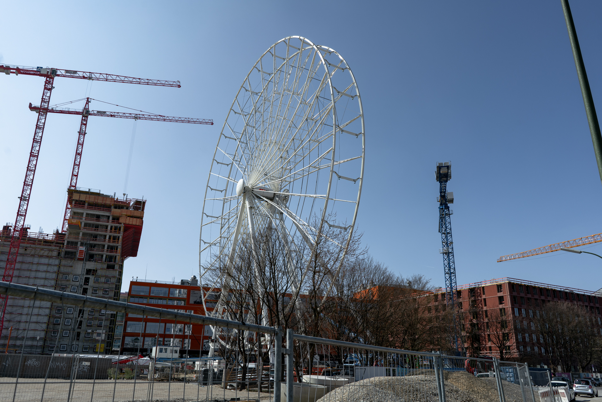 23.03.2019 - Der Kreis des Riesenrades im Werksviertel ist geschlossen