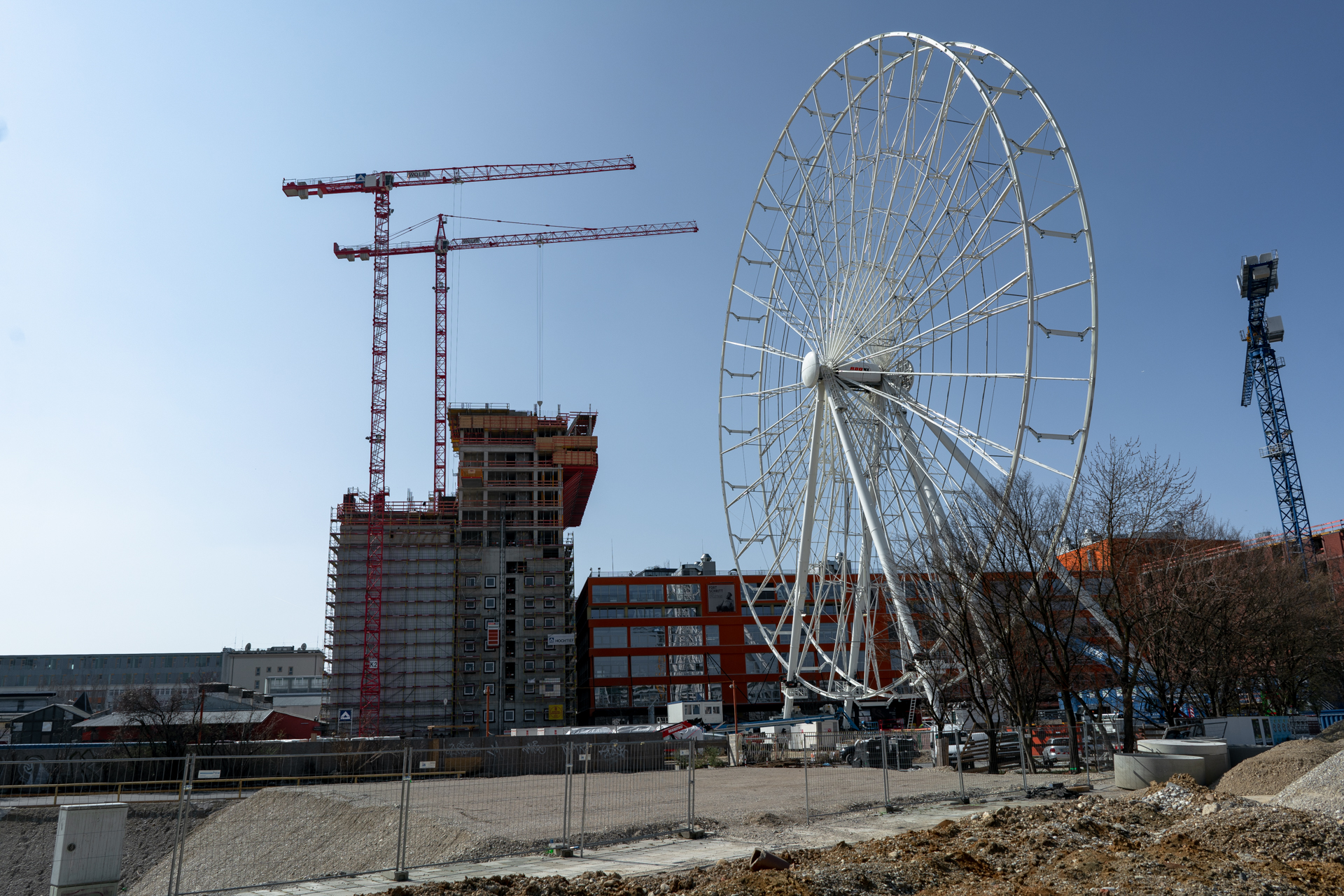 23.03.2019 - Der Kreis des Riesenrades im Werksviertel ist geschlossen