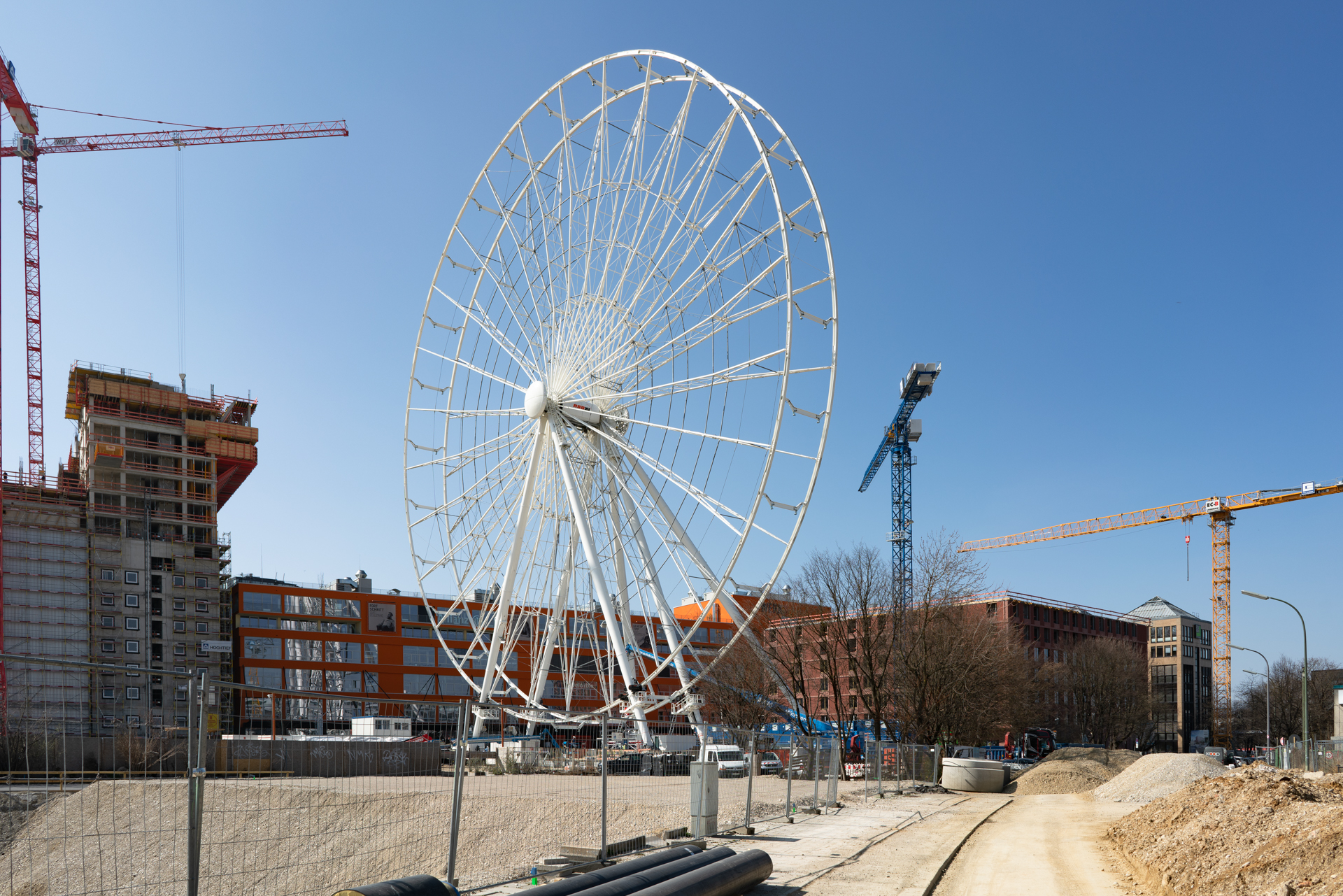 23.03.2019 - Der Kreis des Riesenrades im Werksviertel ist geschlossen