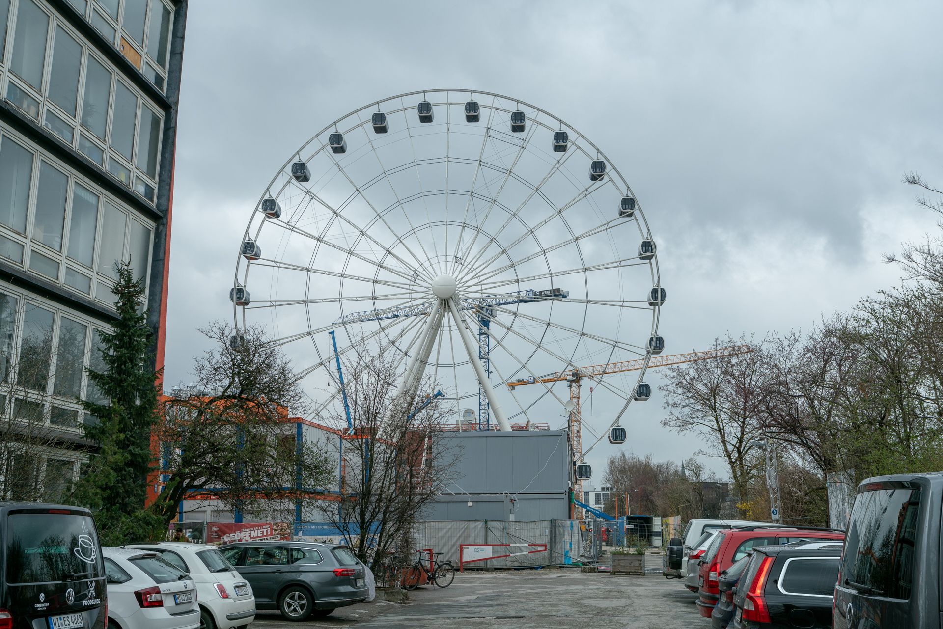 27.03.2019 - Alle Gondeln sind montiert. Auch heute hat es sich gedreht.