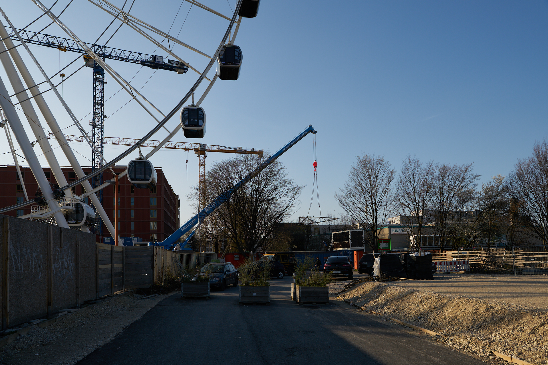 01.04.2019 - Arbeiten am Riesenrad im Wersviertel Mitte 