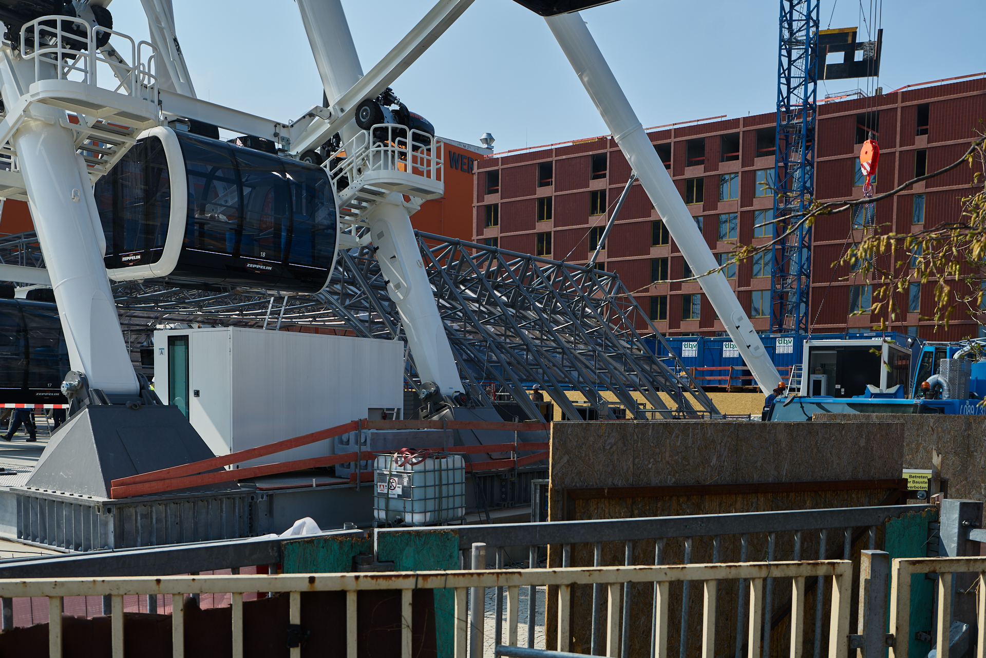 01.04.2019 - Arbeiten am Riesenrad im Wersviertel Mitte 