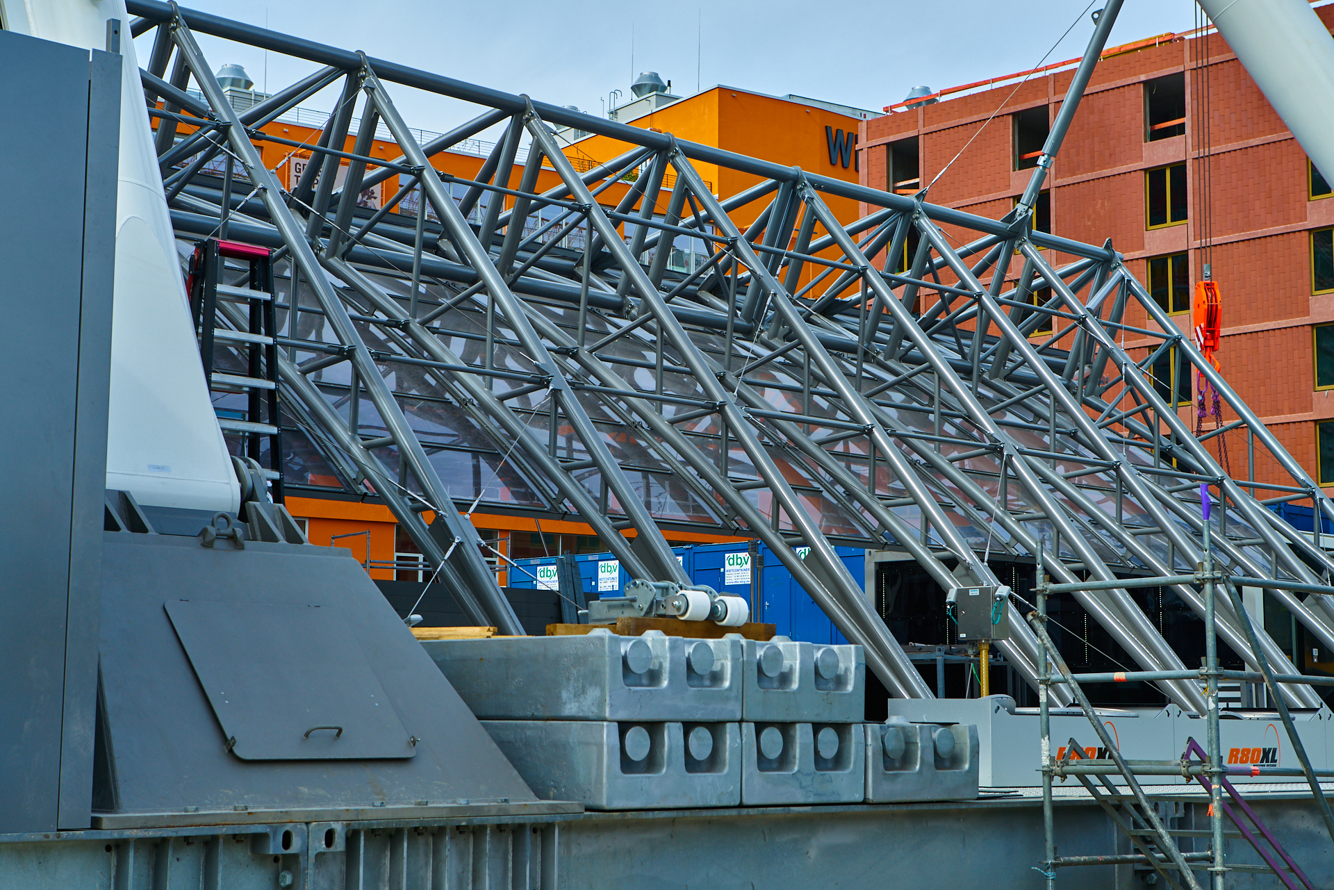 04.04.2019 - WERKSVIERTEL MITTE - Das weltgrößte mobile Riesenrad steht