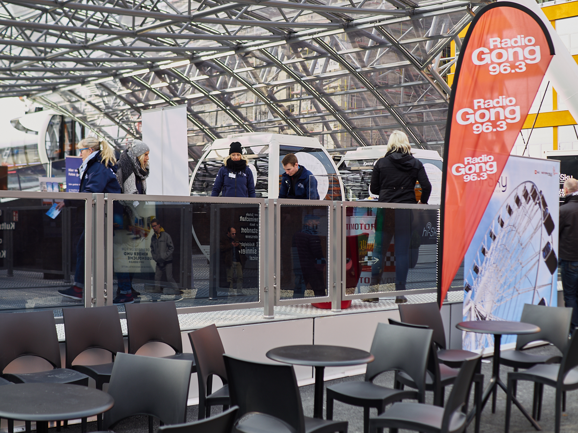 14.04.2019 - Jungfernfahrt des weltgrößten transportablen Riesenrades im Werksviertel