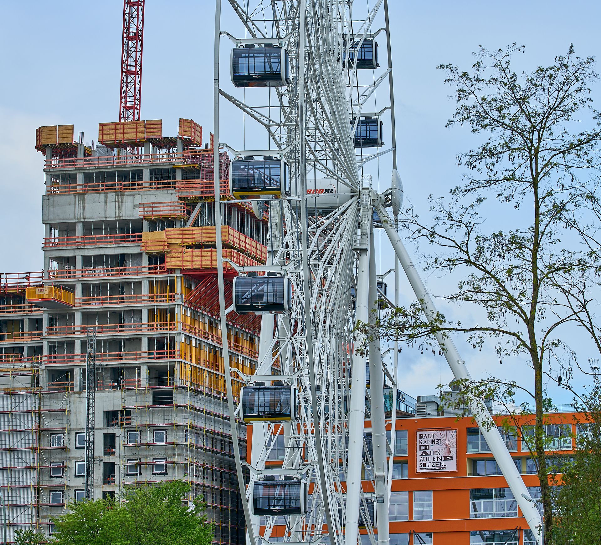 02.05.2019 - Rundgang um das Werksviertel-Mitte mit dem Riesenrad