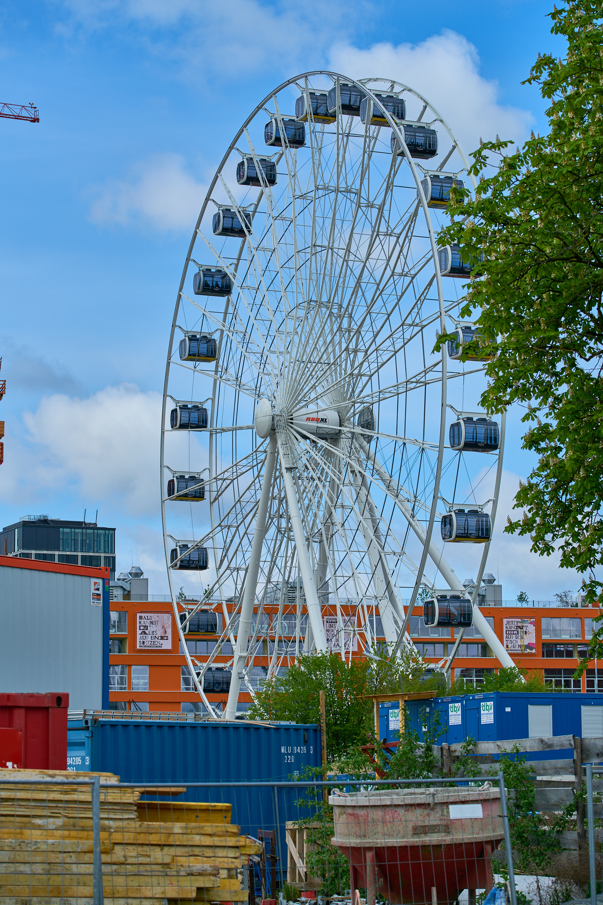 02.05.2019 - Rundgang um das Werksviertel-Mitte mit dem Riesenrad