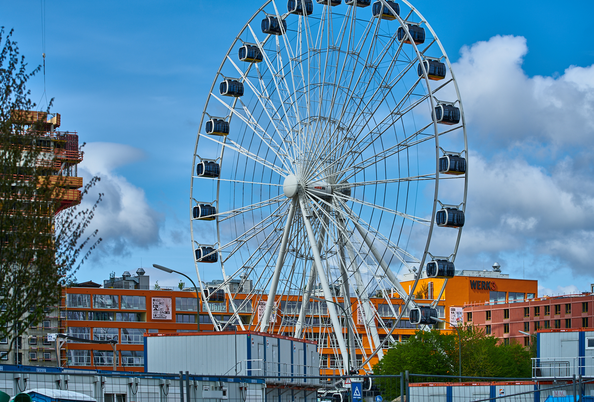 02.05.2019 - Rundgang um das Werksviertel-Mitte mit dem Riesenrad