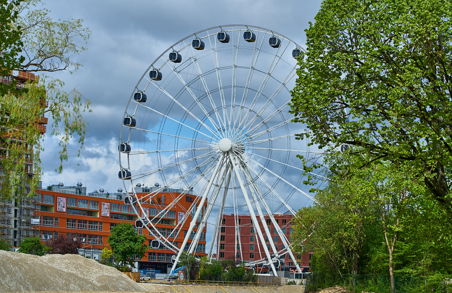 02.05.2019 - Rundgang um das Werksviertel-Mitte mit dem Riesenrad