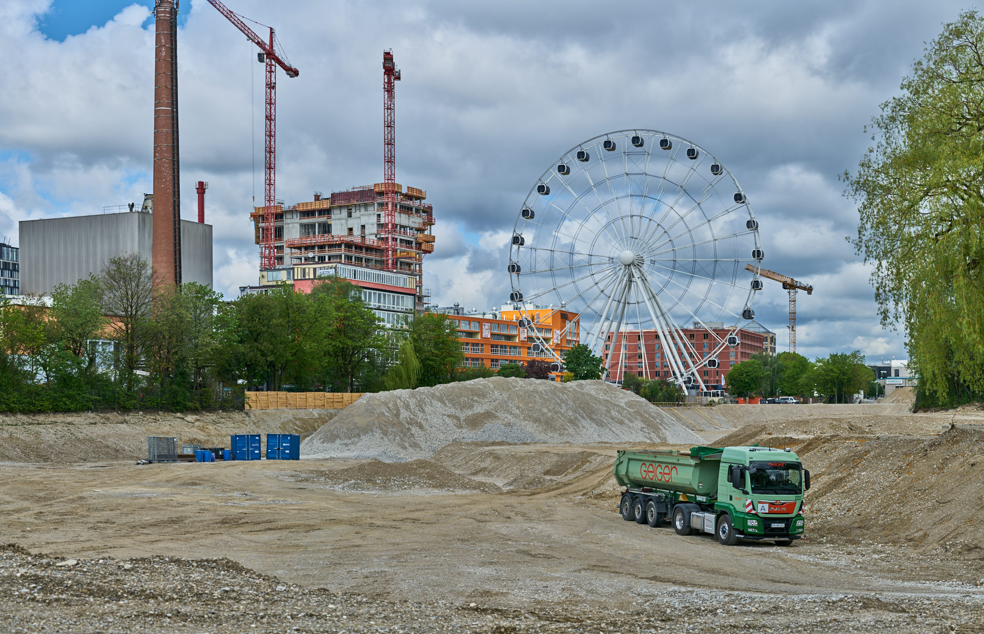 02.05.2019 - Rundgang um das Werksviertel-Mitte mit dem Riesenrad