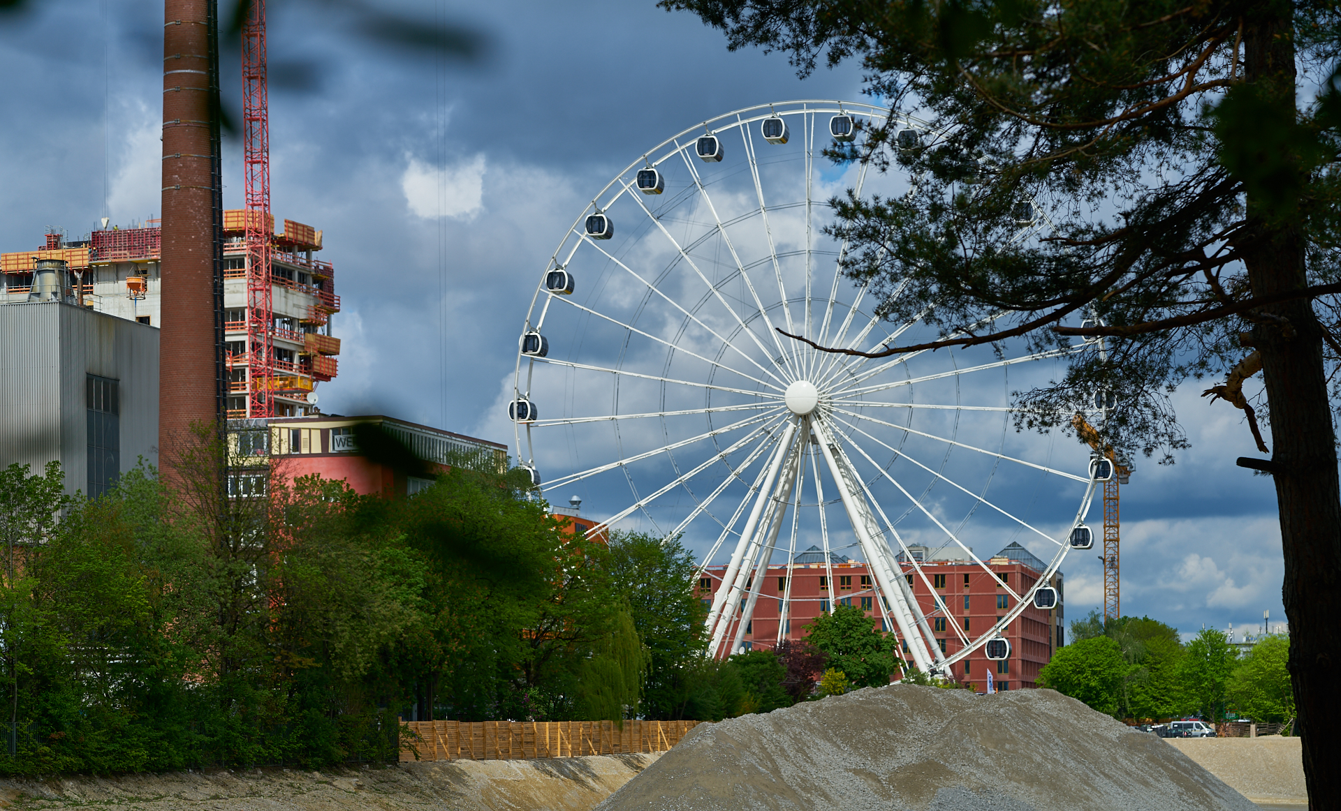 02.05.2019 - Rundgang um das Werksviertel-Mitte mit dem Riesenrad