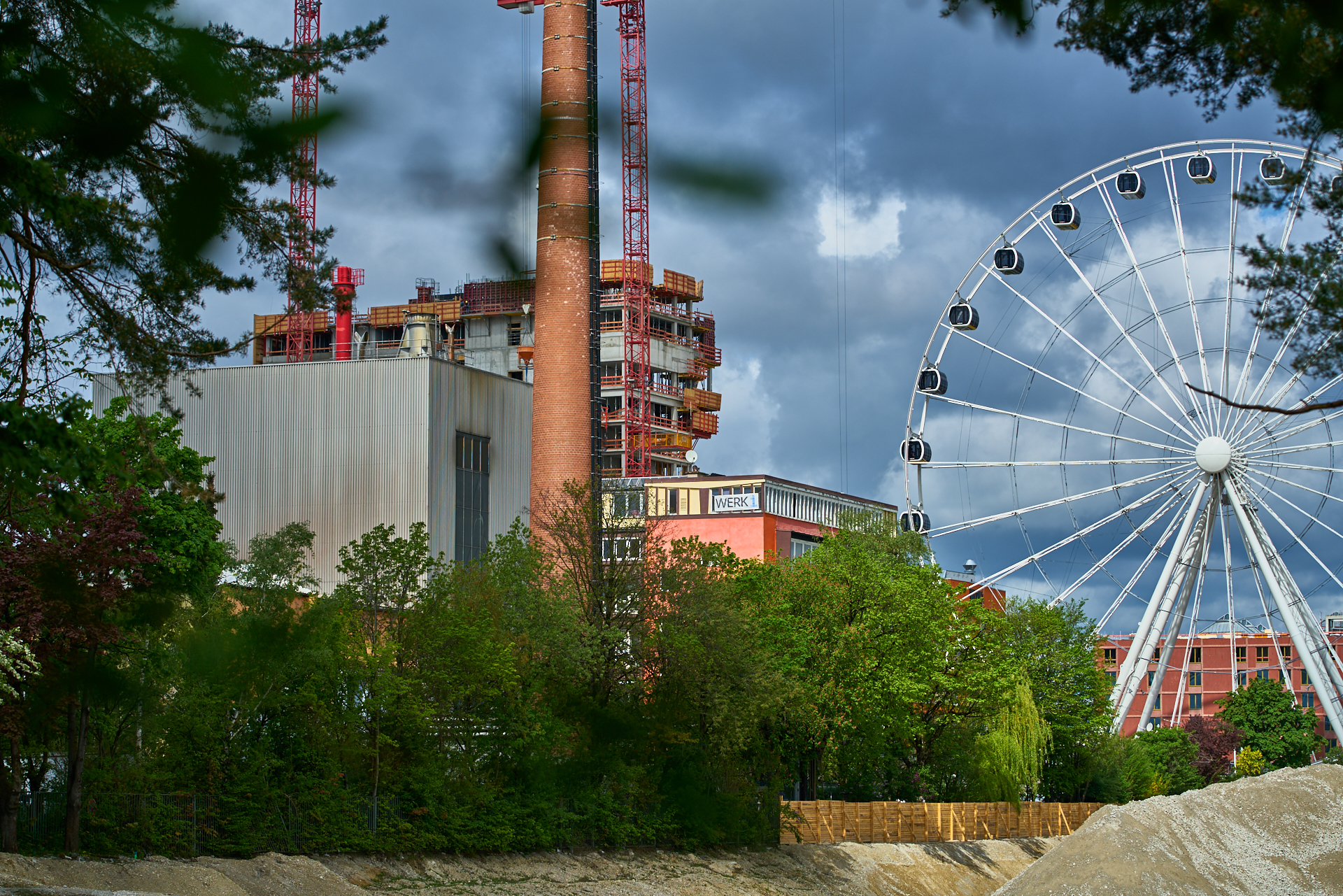 02.05.2019 - Rundgang um das Werksviertel-Mitte mit dem Riesenrad