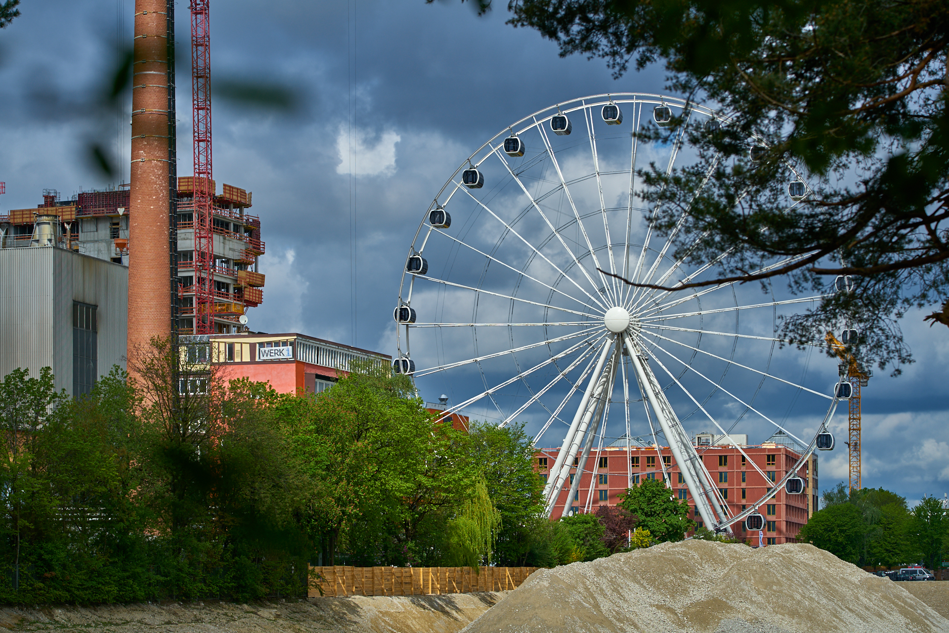 02.05.2019 - Rundgang um das Werksviertel-Mitte mit dem Riesenrad