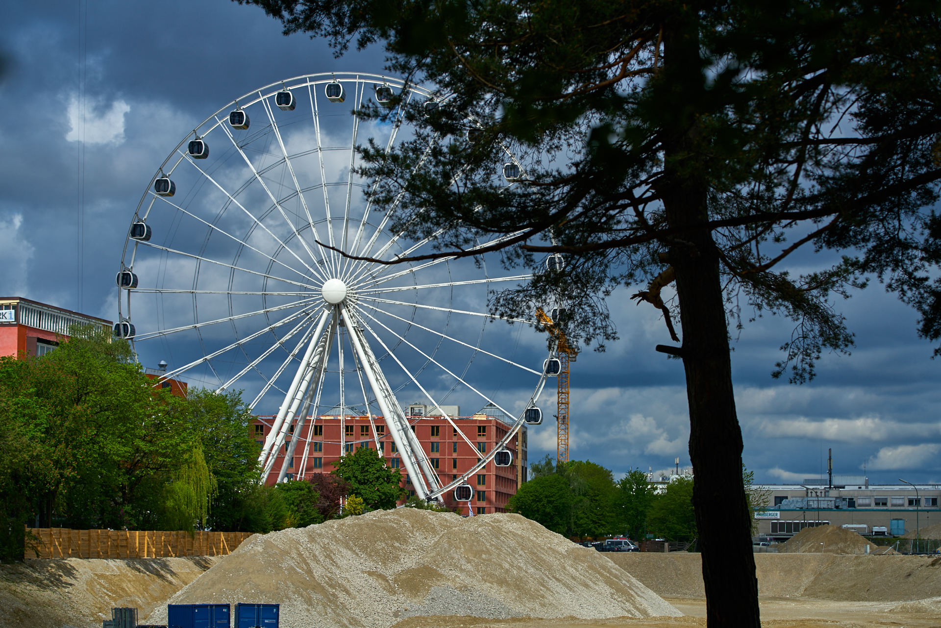 02.05.2019 - Rundgang um das Werksviertel-Mitte mit dem Riesenrad