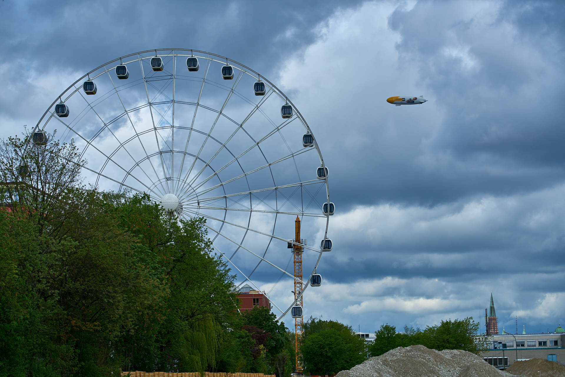 02.05.2019 - Rundgang um das Werksviertel-Mitte mit dem Riesenrad